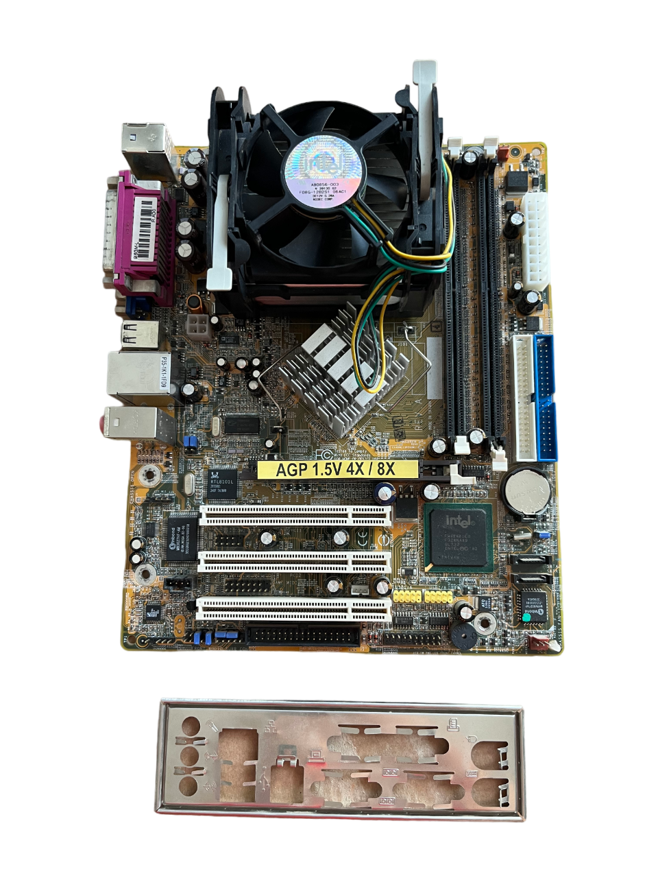Дънна платка Canyon 9i6GM-L с процесор Intel Celeron 2GHz s.478